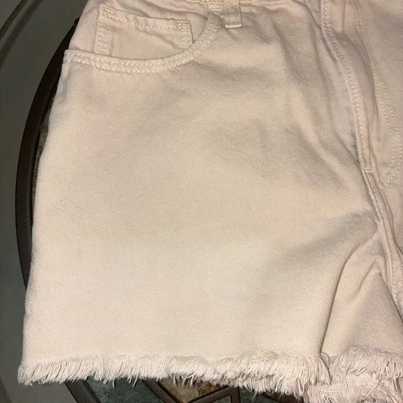 Hollister - Ultra High-Rise Mom Shorts - Picture 3 of 7